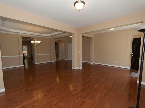 5th image of 134 W Hatterleigh Ave