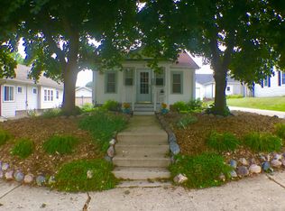 1104 Lindbergh Ave, Waukesha, WI 53188