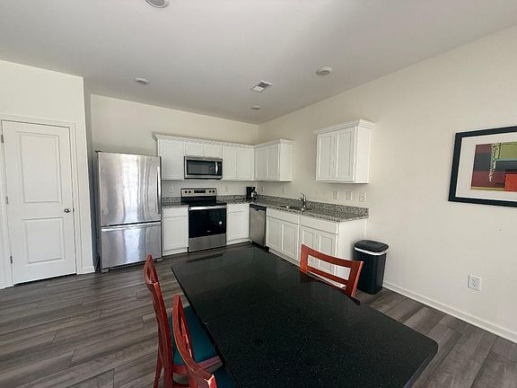 4th image of 108 Ellicott Way