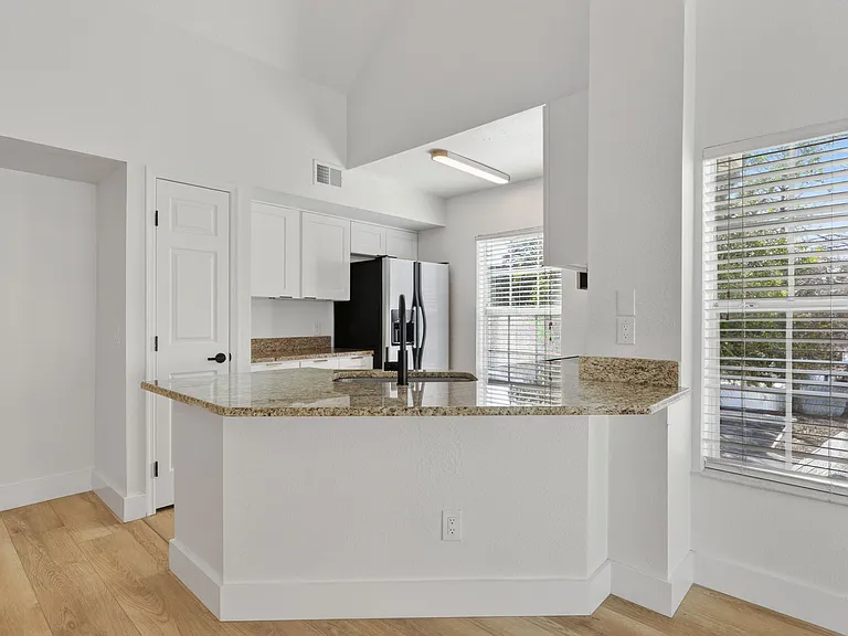 13700 Richmond Park Dr N #1105 — Photo 1