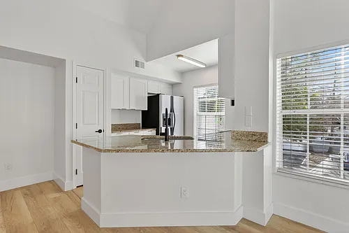 13700 Richmond Park Dr N Photo 1