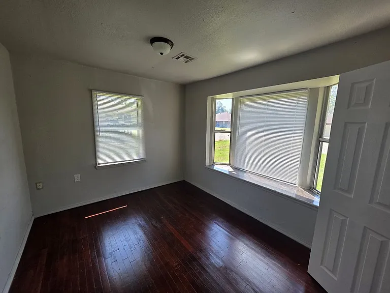 10311 Bellview Dr — Photo 15