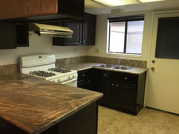 4th image of 529 W 9th St