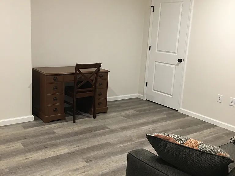 1150 Dahnovan Dr — Photo 5