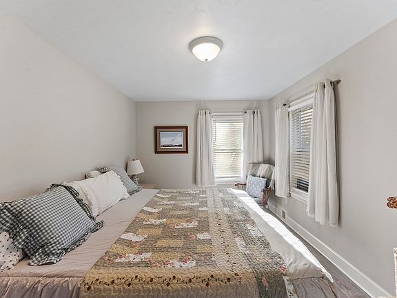 4th image of 8 Peck Ave