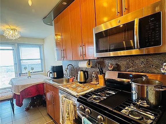 4th image of 2483 W 16th St APT 18D