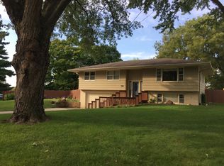 3300 Sylvania Dr, West Des Moines, IA 50266