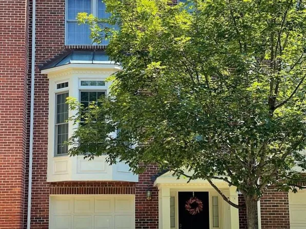 11463 Rothbury Sq, Fairfax, VA 22030