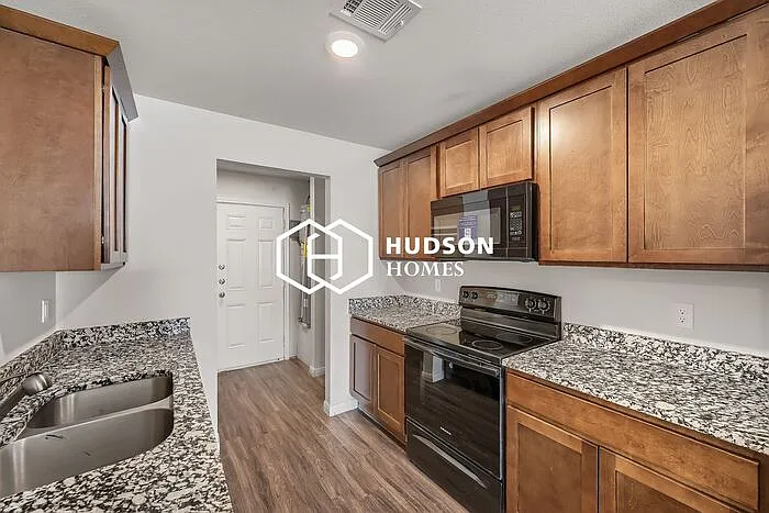 501 N Jefferson St — Photo 5