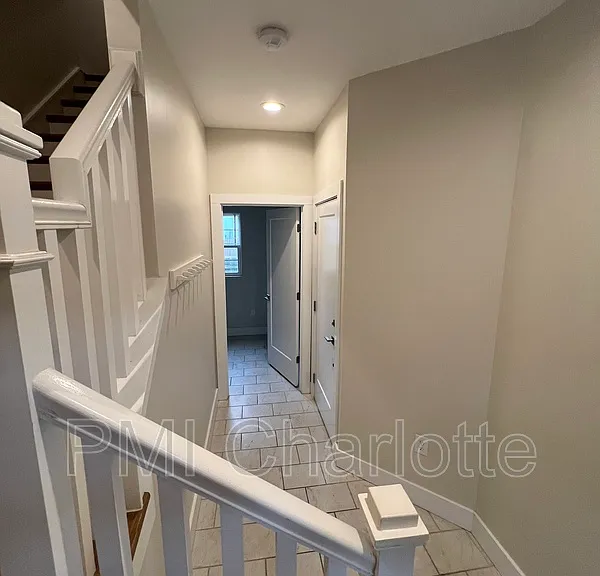 1106 N Alexander St — Photo 4