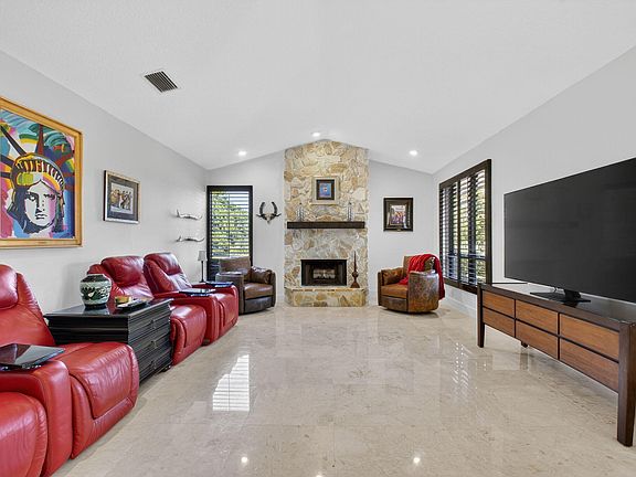 5th image of 10236 La Reina Road