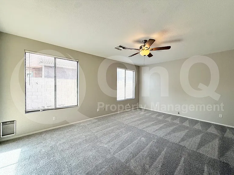 5310 E Hilton Ave — Photo 11