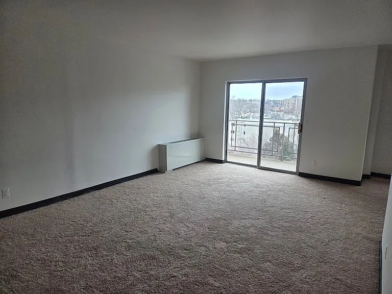 1220 N Pierce St — Photo 6