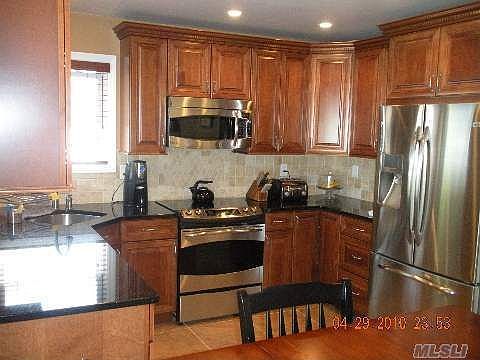 3rd image of 5 Blueberry Ln