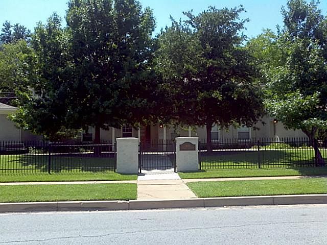 1st image of 2800 Parmer Ave APT 2