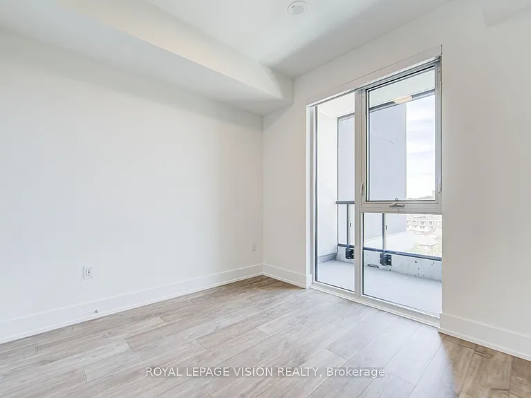 858 Dupont St #710 — Photo 22