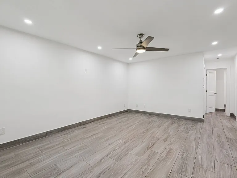 458 Ballantyne St — Photo 14