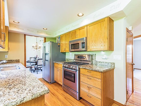 5th image of 3601 91st Avenue Ct E