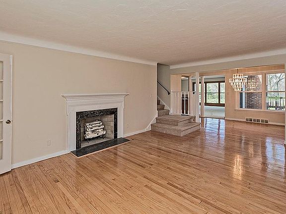 3rd image of 29125 Gates Mills Blvd