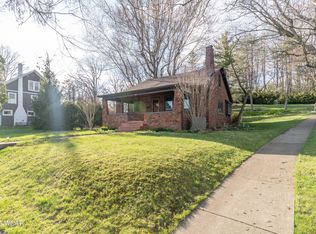 213 Bon Air Dr, Sidney, OH 45365