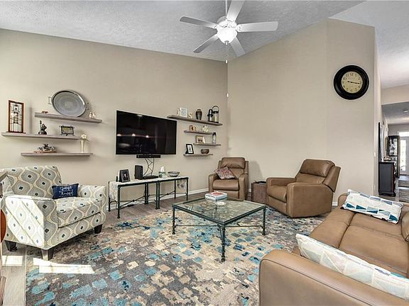 3rd image of 4407 Meadow Lark Dr