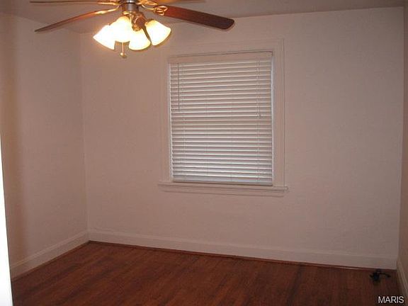 5th image of 32 Robert Ave