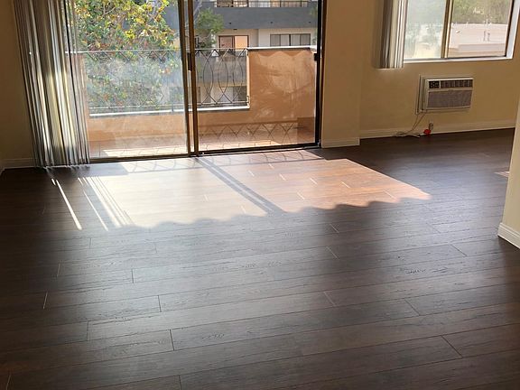 4th image of 705 Westmount Dr APT 302