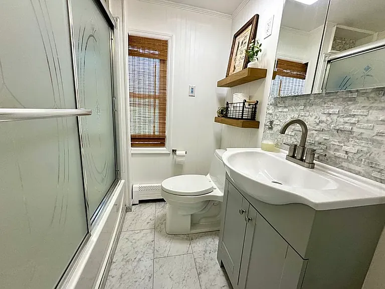 8 McKay Ln — Photo 4