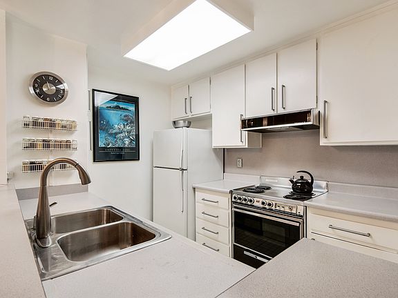 4th image of 4900 Overland Ave Unit 241