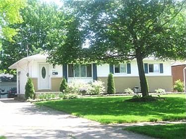 1st image of 365 Windsor Dr