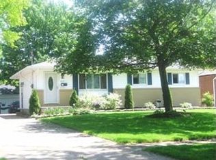365 Windsor Dr, Elyria, OH 44035