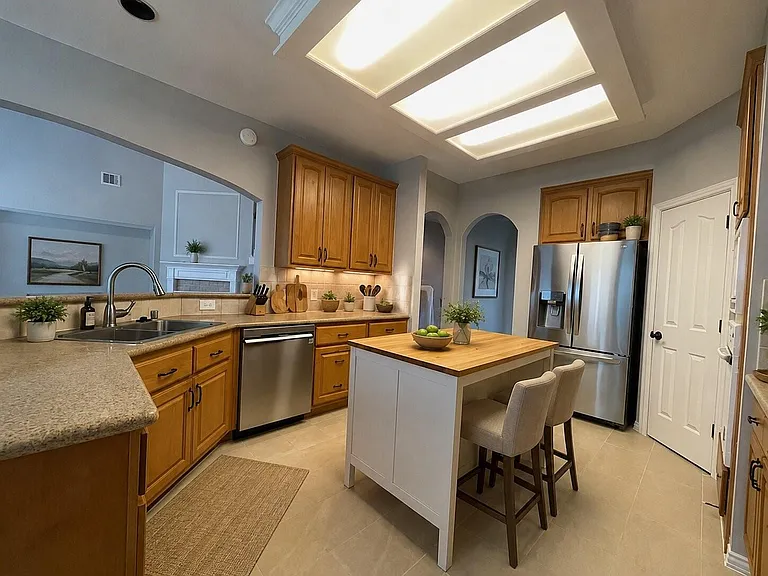 8519 Babbling Brook Ct — Photo 10