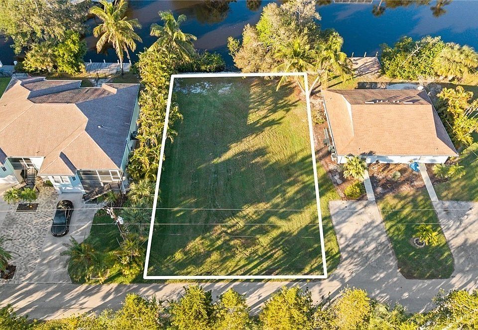 1st image of 3665 Riviera Cir