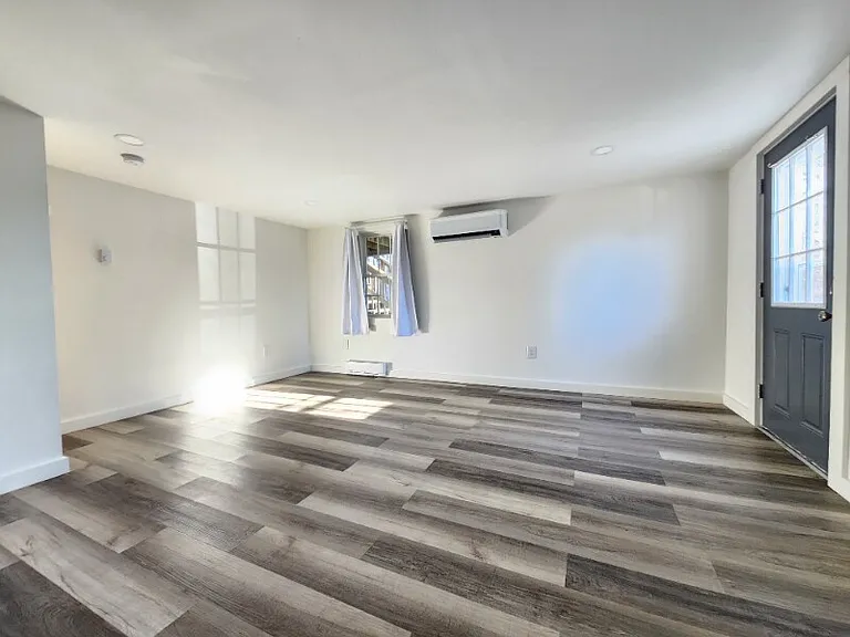17 Bruce St #2 — Photo 2