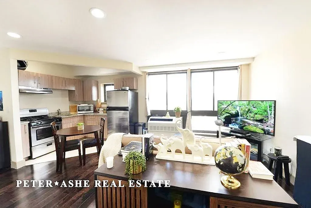 203 East 121st Street — Photo 2