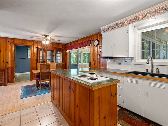 5th image of 12 Richie Rd