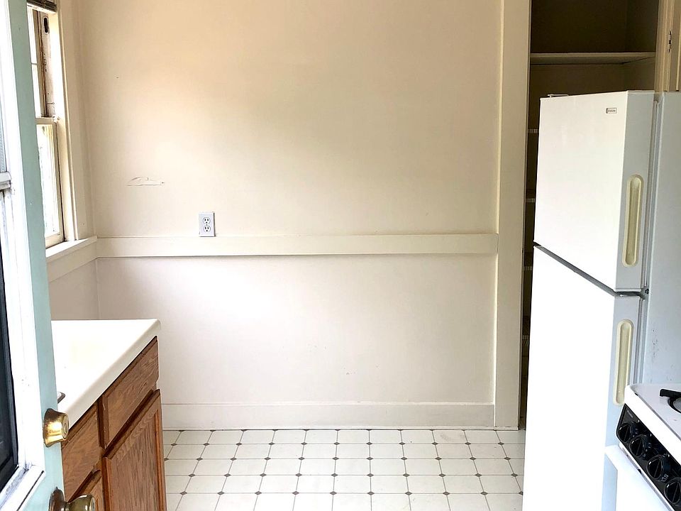 1st image of 204 Gilbert Ave