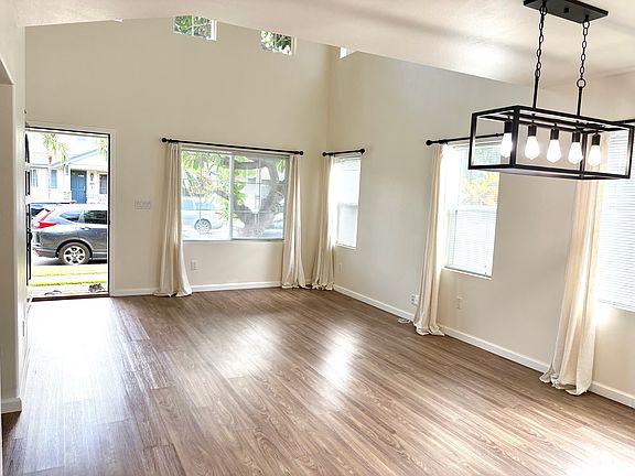 4th image of 91-1035 Kaileonui St