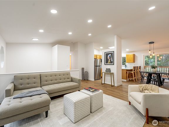 5th image of 9507 28th Street NE