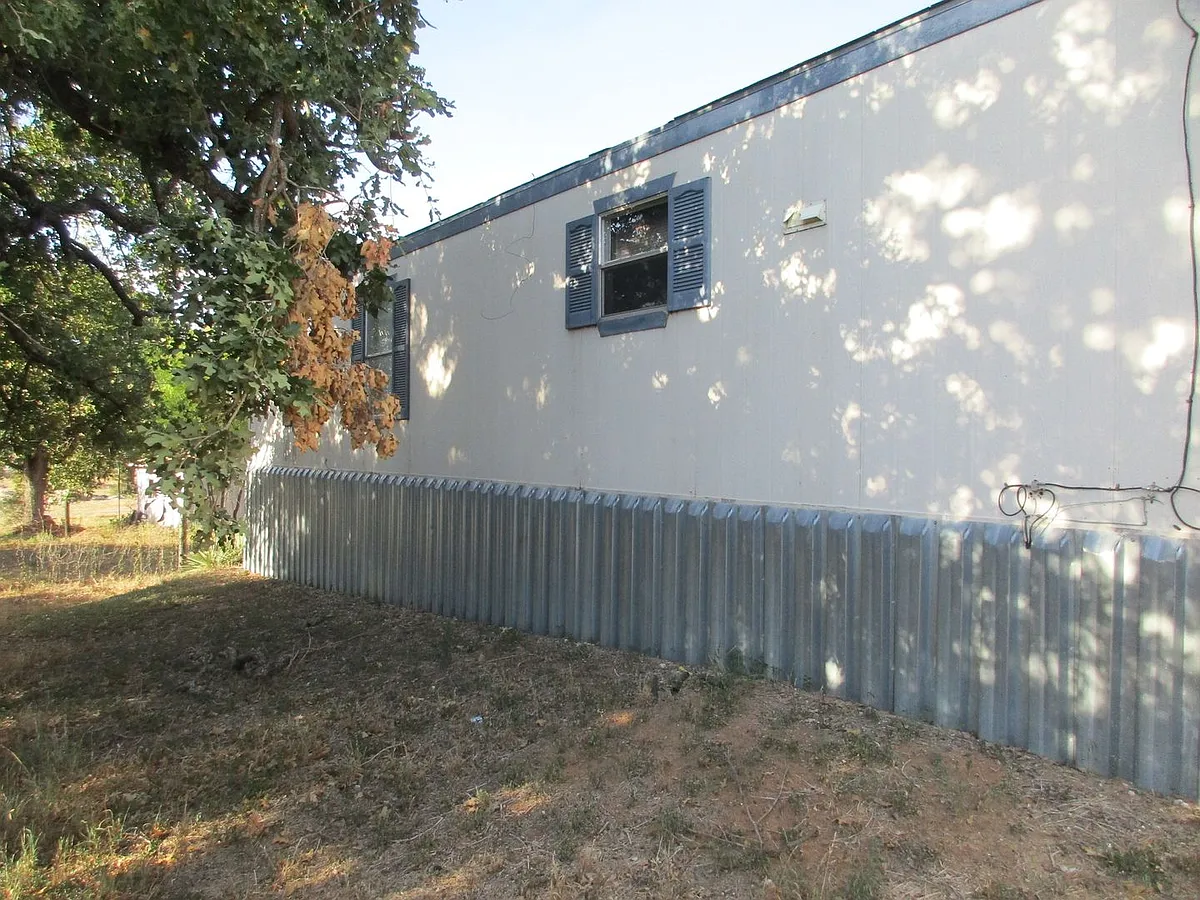 Building Photo - 916 Iroquois Dr