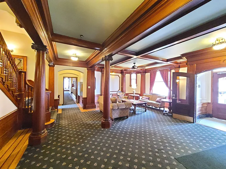 Knickerbocker Apartments — Photo 68
