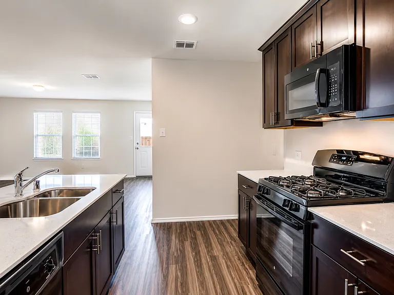 1714 Deerchase Dr — Photo 2