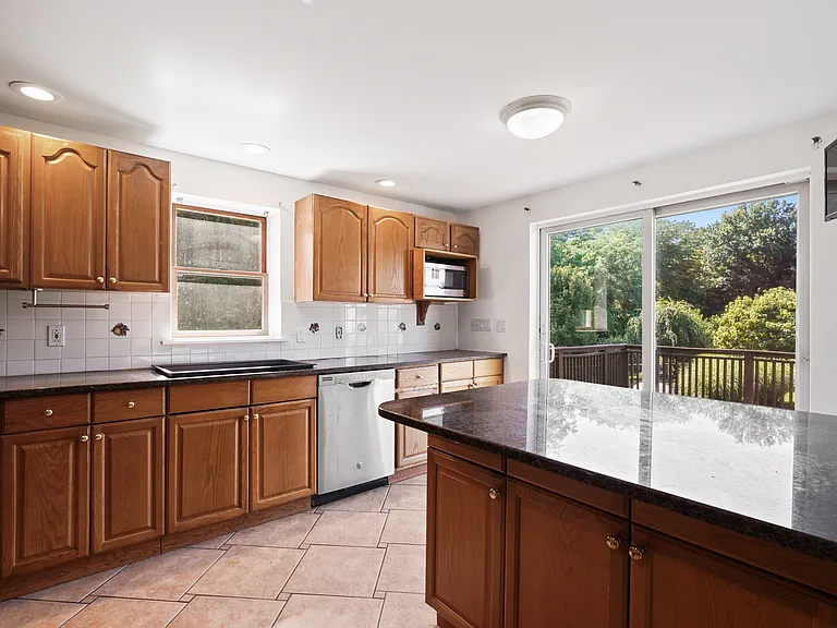 2079 Baldwin Rd — Photo 8