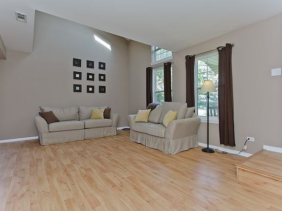 5th image of 14709 Le Claire Ave #0
