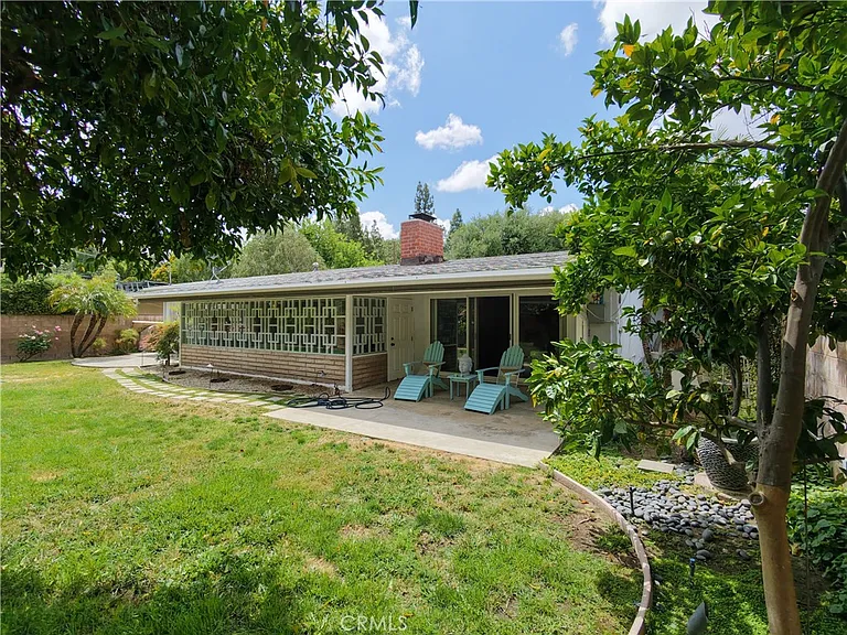 22951 Austin St — Photo 41