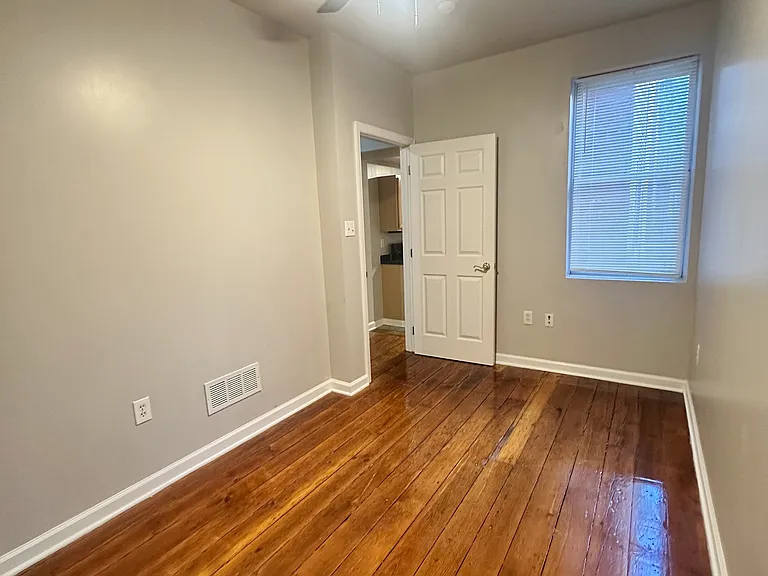 1016 Bingham St — Photo 8