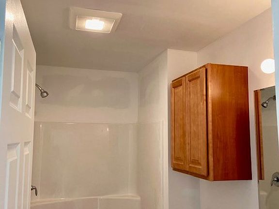4th image of 74 Exeter Rd #31