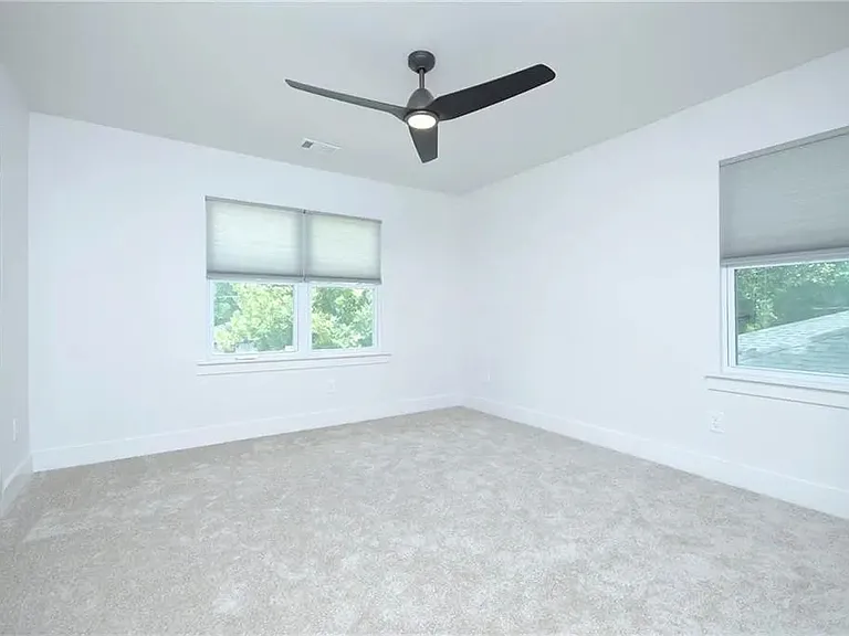 220 Napoleon Dr SW — Photo 29