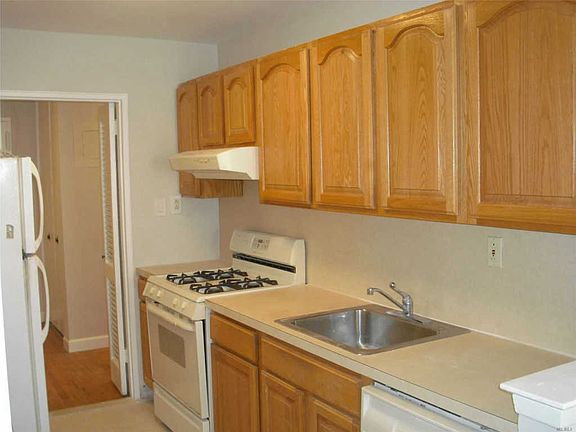 4th image of 8429 153rd Ave APT 3N