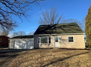 716 Governor Rd, Valparaiso, IN 46385